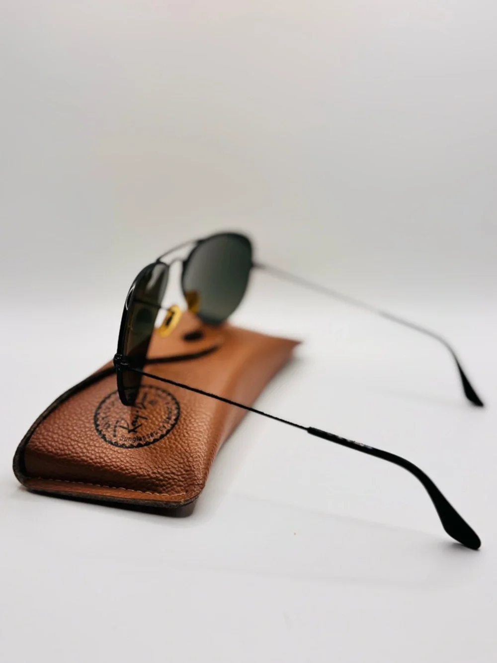 Vintage Ray-Ban Aviator RB3025 Sunglasses w/ Case & 2000 Purchase Docs